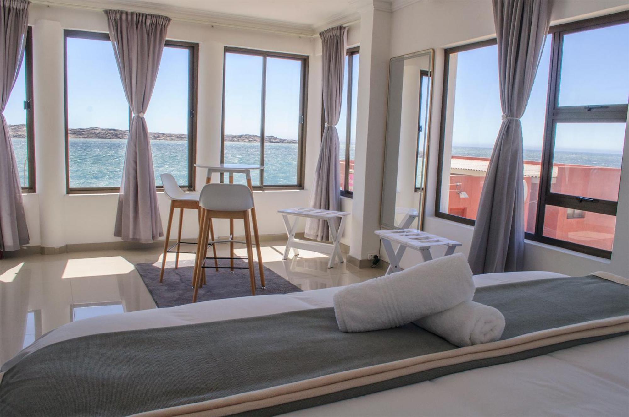 Shark Island Guesthouse Luderitz Bagian luar foto