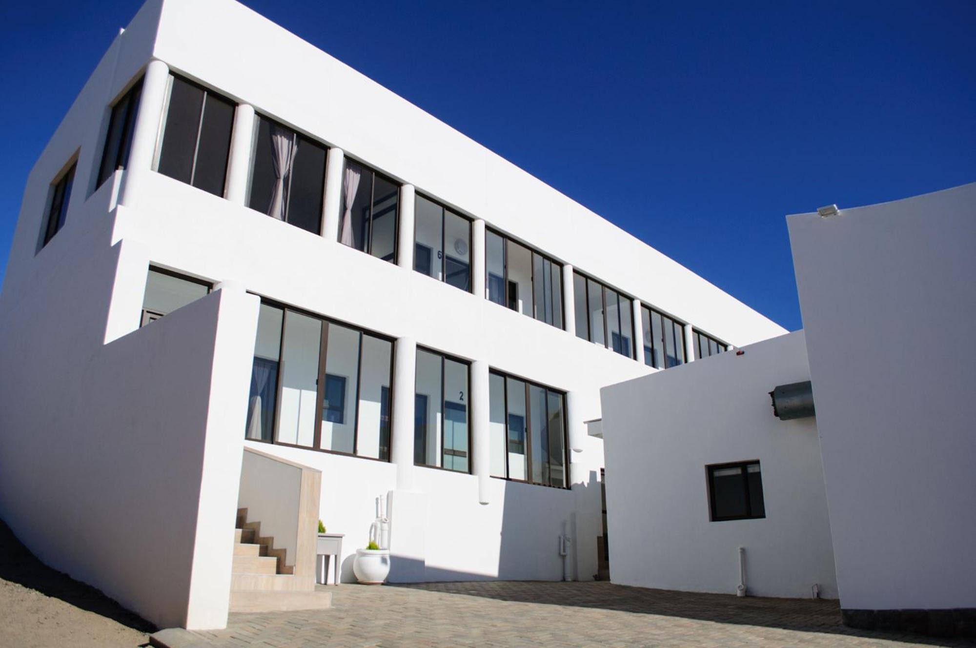 Shark Island Guesthouse Luderitz Bagian luar foto