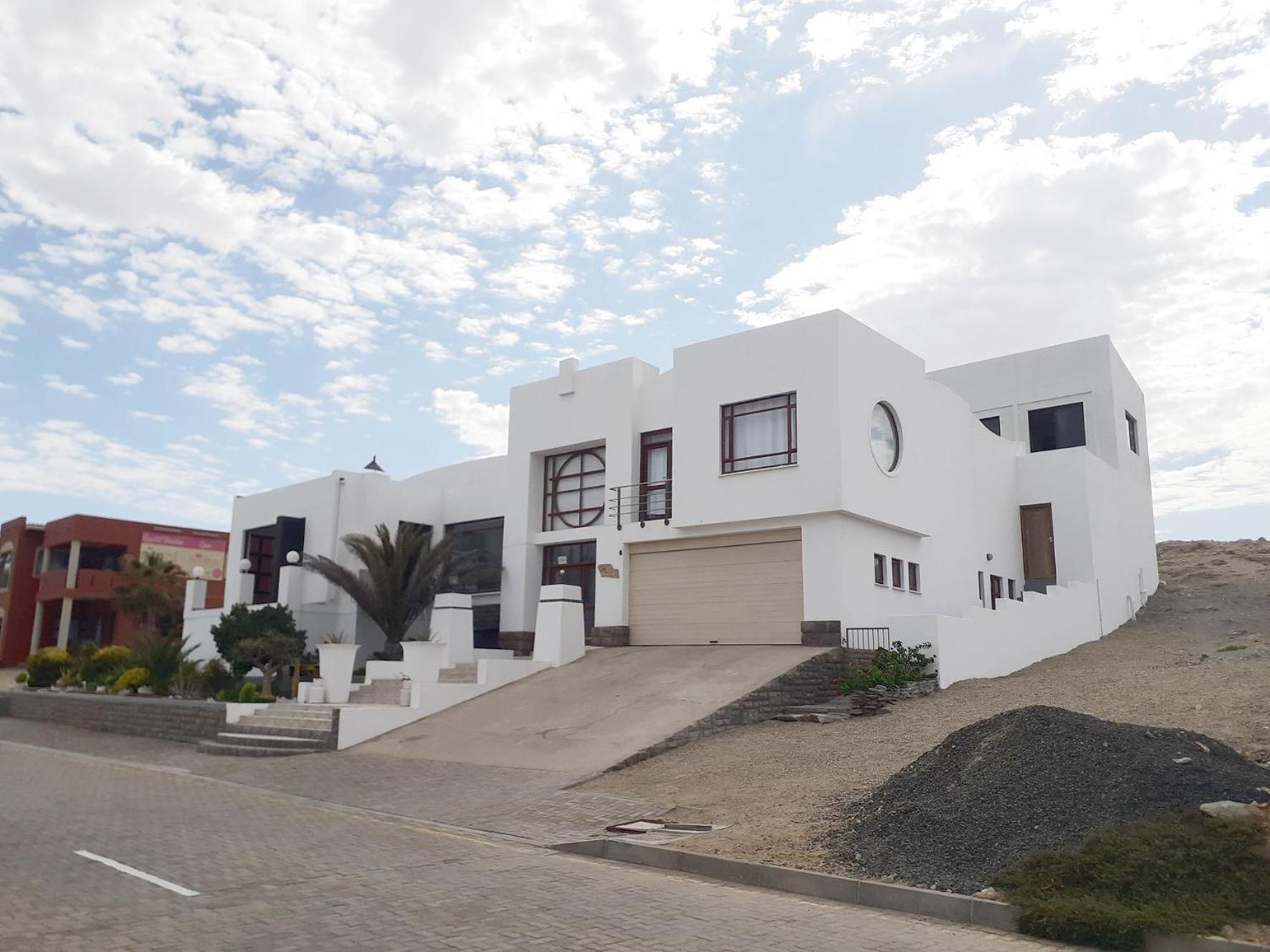 Shark Island Guesthouse Luderitz Bagian luar foto