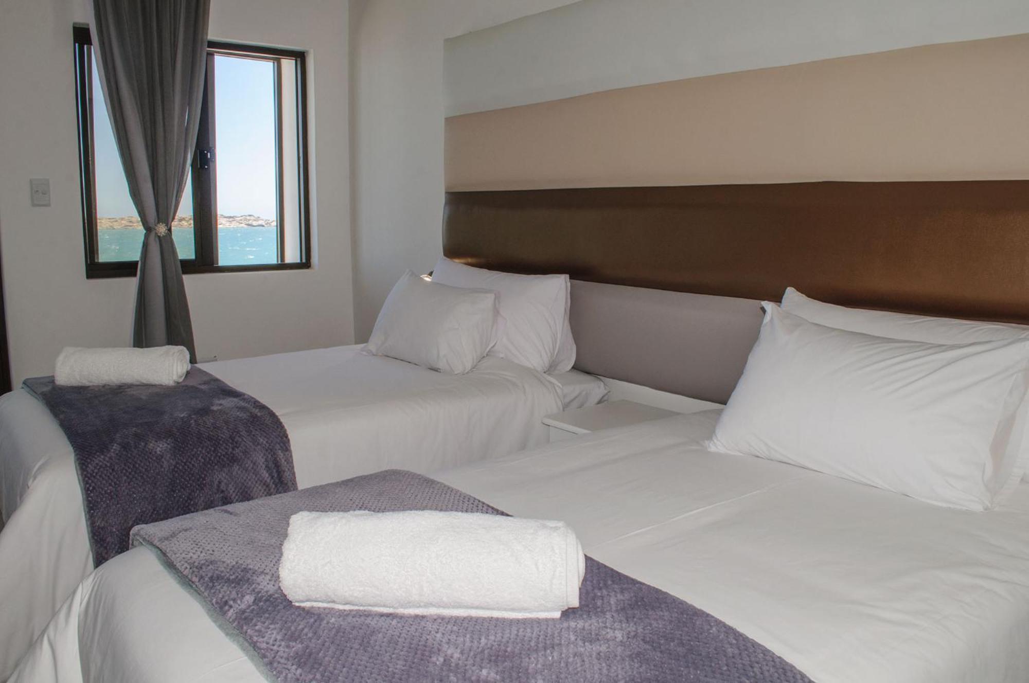 Shark Island Guesthouse Luderitz Bagian luar foto