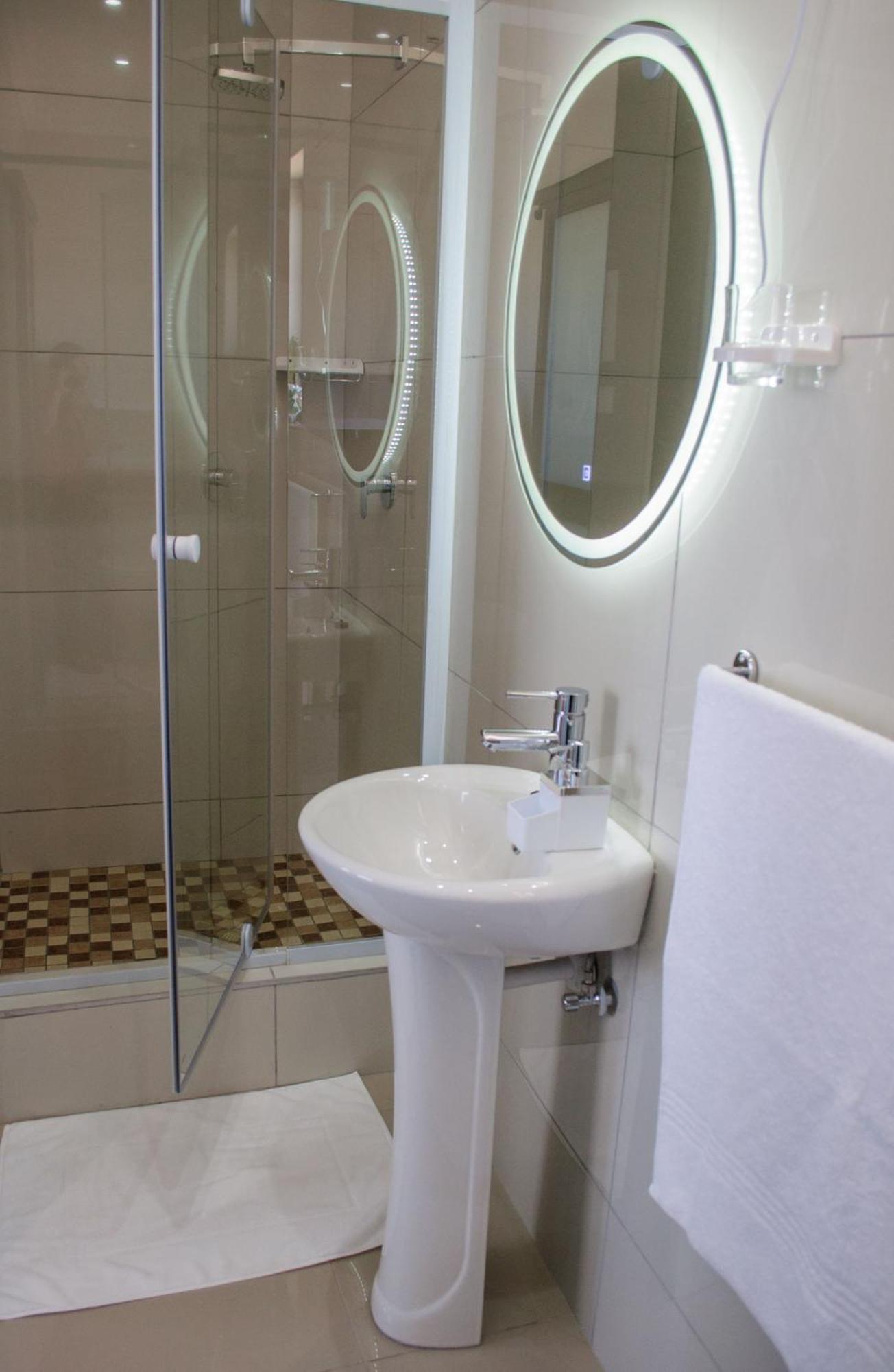 Shark Island Guesthouse Luderitz Bagian luar foto