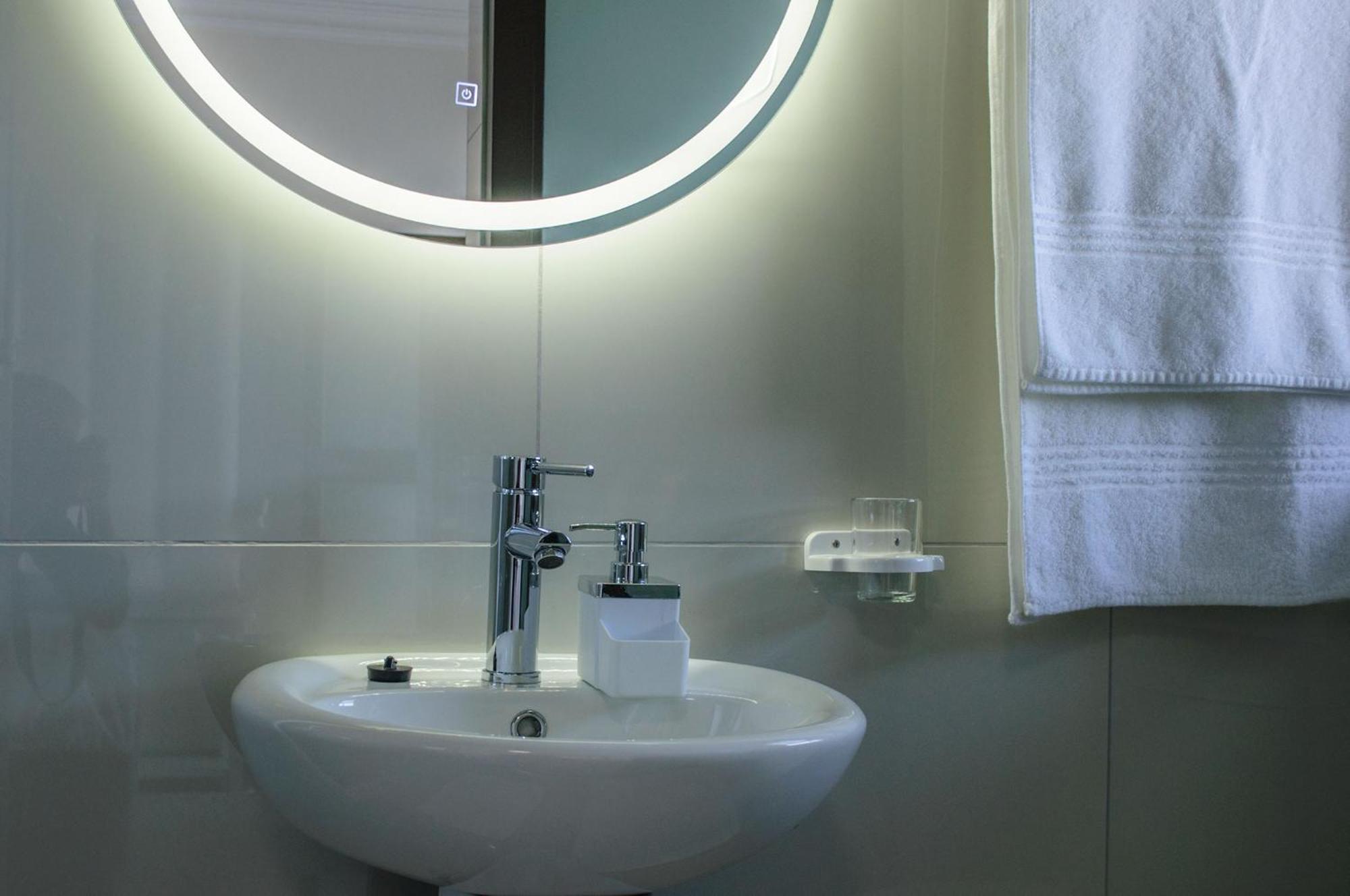 Shark Island Guesthouse Luderitz Bagian luar foto