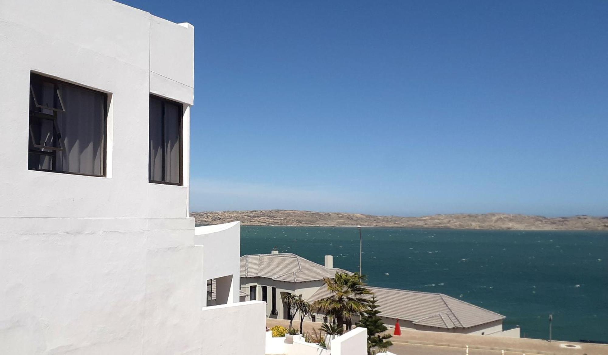 Shark Island Guesthouse Luderitz Bagian luar foto